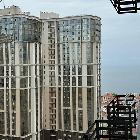 атмосфера с видом на море и балконом!
