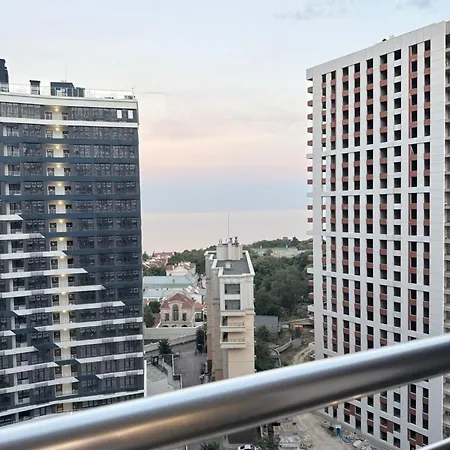 атмосфера с видом на море и балконом! Odessa