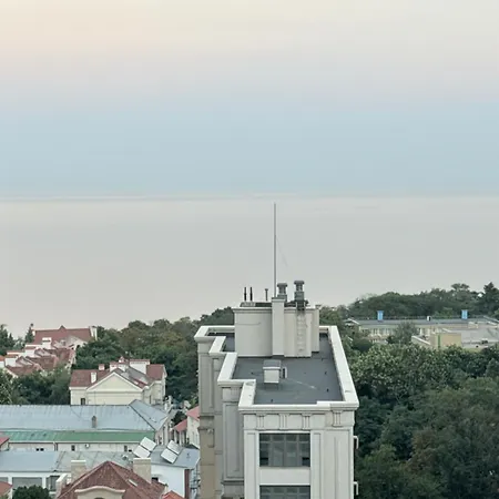 атмосфера с видом на море и балконом!